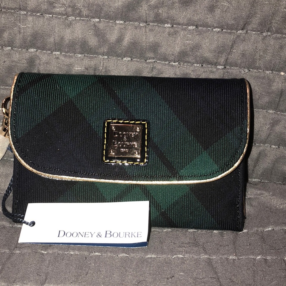 NWT Dooney & Bourke Tartan medium wristlet